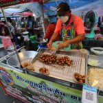 Phanomrung Puri Boutique Hotels and resorts : ถนนคนเดินถมหมืดถมมอ